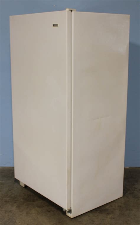 Refurbished White Westinghouse 20 Upright Freezer Model Mfu17m3bw3