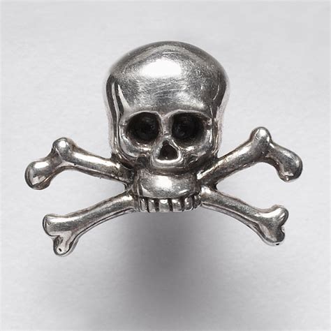 Skull And Crossbone Lapel Pin Lapel Pins Mens Lapel Pins Skull And