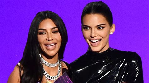 kendall jenner and kim kardashian laughed at emmys over their speech video youtube
