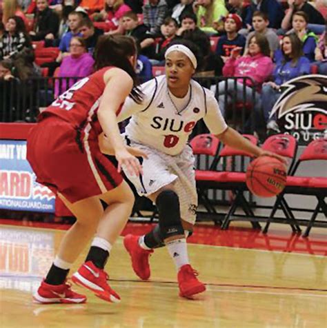 college women s basketball cougars count by 3 whip austin peay