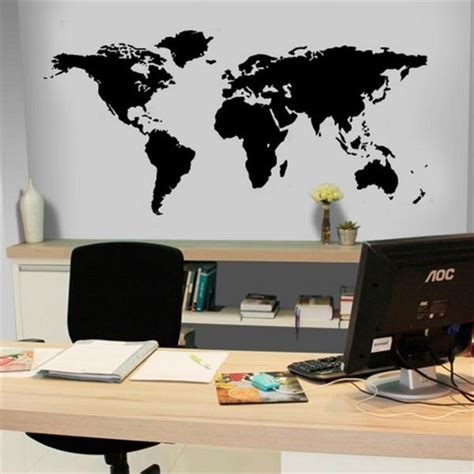 Papel de parede mapa mundi com tons de lilás, rosa, azul e mostarda, delimitando cada pais em uma cor diferente com o oceano em azul bem claro. Adesivo de parede decorativo mapa mundi no Elo7 | Lovesme ...