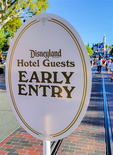 Disneyland Early Entry Get In The Parks Before Other Guests