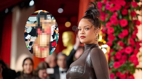 Sexy Rihannas Sie Zeigt Sich Hochschwanger Nur Im Bh Und String