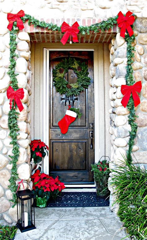 50 Best Christmas Door Decorations For 2017