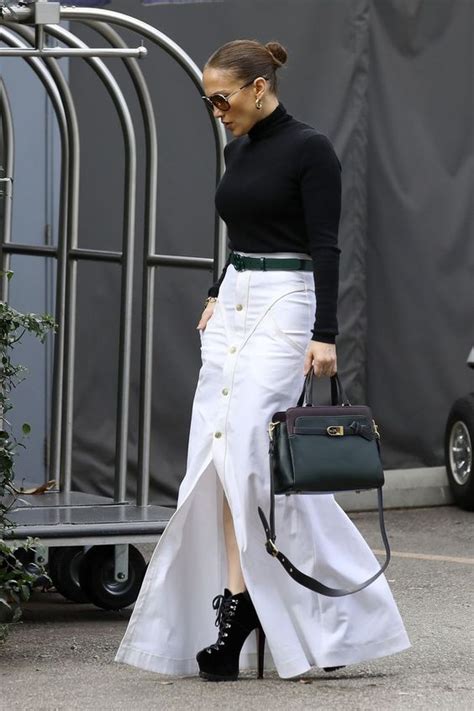 How To Wear Maxi Skirts 24 Outfit Ideas And Tips