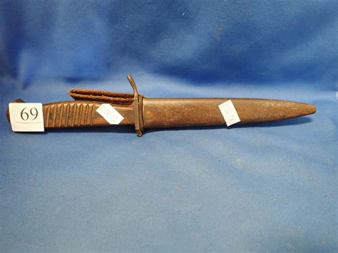 Lot Wwi German Trench Knife In Metal Scabbard Wooden Handle