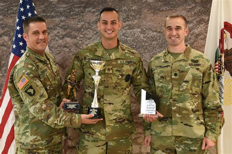 Illinois National Guard Soldiers Recognized For Recruiting Efforts