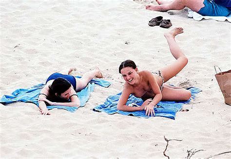 Natalie Portman Topless Sunbathing At The Beach Photo 8