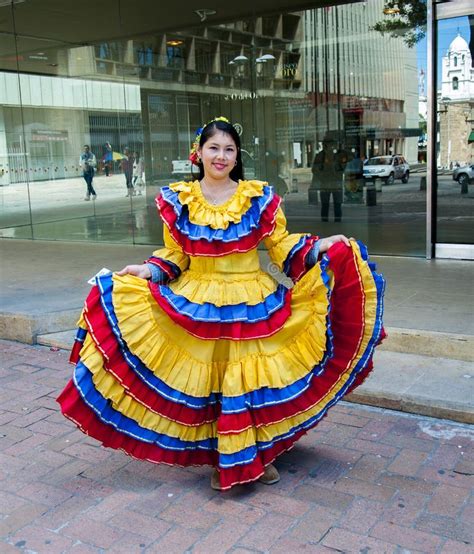 vestido colombiano tradicional fotografia editorial imagem de vestido cultura 83721982