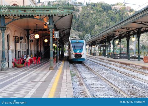 Passenger Train Editorial Photography Image 35737127