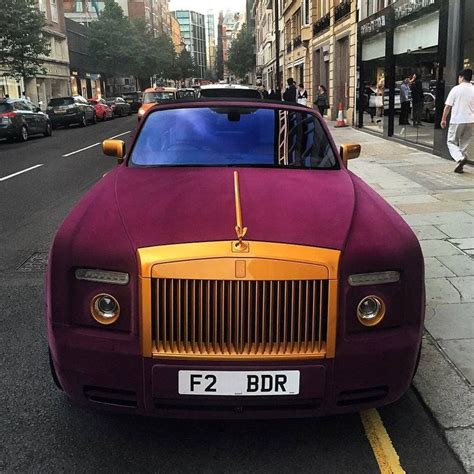Velvet 18ct gold détails Rolls royce Super cars Royce