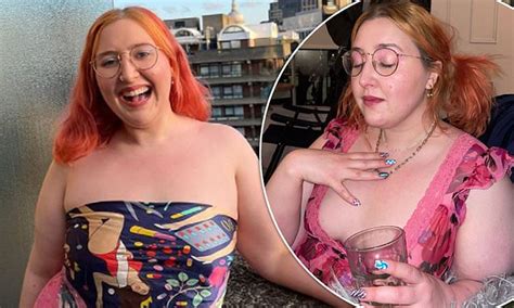 Jonathan Ross Babe Honey Cuts A Stylish Figure In Strapless Handkerchief Top Daily