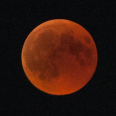 A lunar eclipse occurs when the moon passes through the. Lunar eclipse - Wikipedia