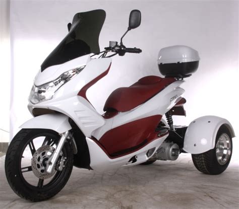 We sell 50cc, 150cc, 250cc, and larger 3 wheel trike scooters in orlando florida. 150cc 3 Wheel Trike Scooter PST150-17 Automatic 4 Stroke Moped