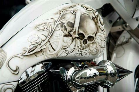 Skull And Cross Gas Tank Custom Motorcycle Paint Jobs Custom Paint