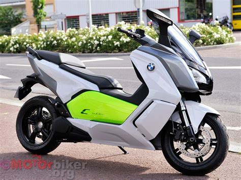 It was built by dale olson of olson's v8s, a shop dedicated and known for building which answers the question of why this thing looks so good. Scooters | Bike, Scooter, Motorbikes