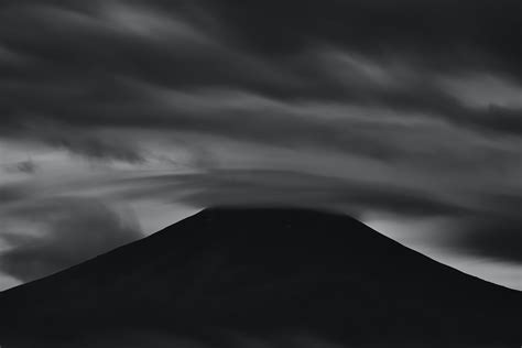 Dark Side Of Mt Fuji 5862 X 3908 Wallpapers