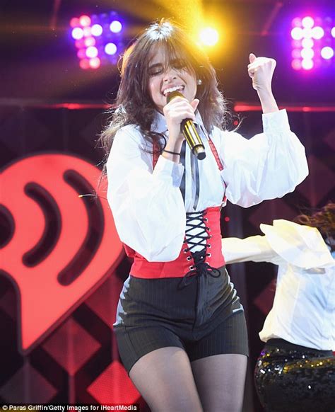 Demi Lovato Bares Her Belly In Bra Top For Jingle Ball Daily Mail Online
