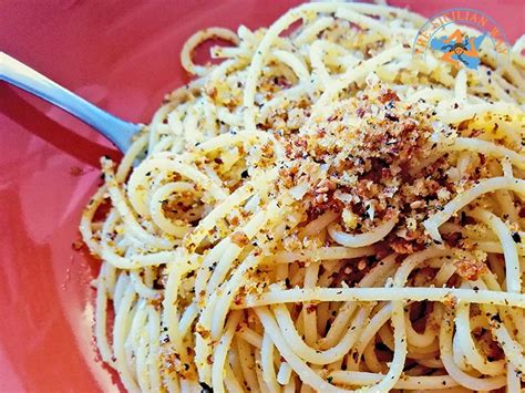 Ricetta Spaghetti Con La Mollica Pasta Ca Muddica Atturrata The Sicilian Way