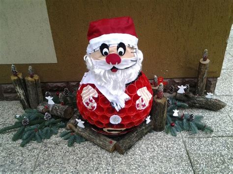 Bicchieri di plastica trasparenti o colorati, semplici oppure per occasioni speciali, bicchieri per cocktail e molto altro, tutto a prezzi scontati. Babbo natale con i bicchieri di plastica e luci. | Natale ...