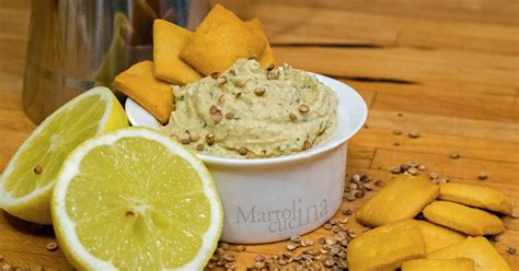 L'hummus, la tradizionale salsina mediorientale a base di ceci e salsa tahina, è un'invenzione fantastica: Hummus limone e coriandolo | Antipasto facile | Ricetta ...