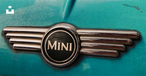 Mini Cooper Emblem Photo Free Trademark Image On Unsplash