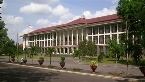 Tidak hanya itu, akan tetapi daftar jurusan di universitas gadjah mada (ugm) 2019/2020 lebih banyak lagi. Terbaru 2018! Akreditasi Program Studi UGM Yogyakarta ...