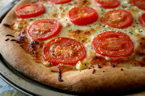 Roasted Tomato And Garlic Pizza