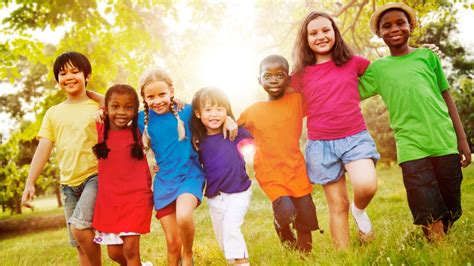 5 Brincadeiras Para Estimular O Espírito De Equipe Nas Crianças Claudia