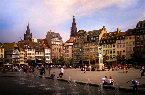 Botman est tout proche de placer la petite tête qui va bien, mais kawashima bondit juste à temps. Visiter Strasbourg: TOP 25 des choses à faire et à voir ...