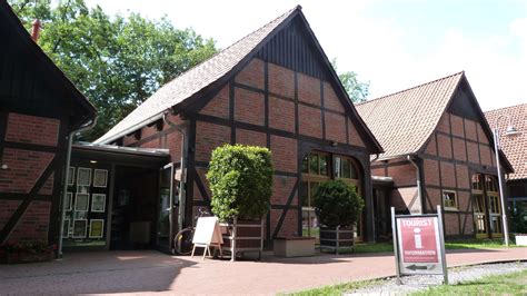 Dieses schöne einfamilienhaus wurde im jahr 1971 als fertighaus der. Tourist-Information Steinhude