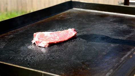How to cook perfect steak on a blackstone griddle ...
