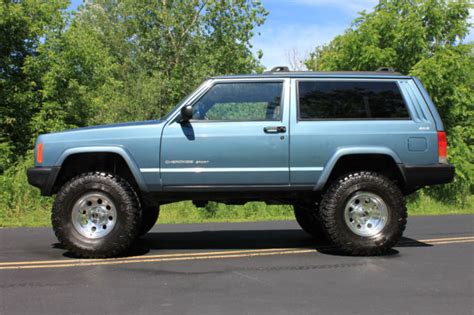 1999 Jeep Cherokee Sport Xj Rare 2 Door Blue 4x4 Lifted New Tires And Wheels
