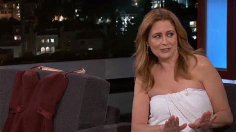 The Offices Jenna Fischer Turned Up For Jimmy Kimmels Show In A Towel