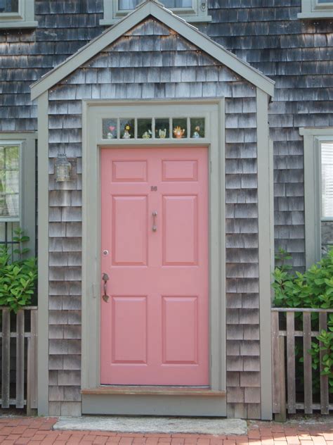 See more ideas about painted front doors, doors, front door colors. Pink door , Nantucket | Painted doors, Front door ...