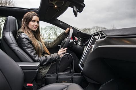 Krachtig Powerful En Sexy Tesla Nederland