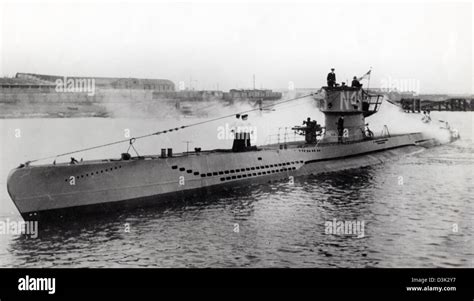 Navire De Guerre De La Marine Royale Ww11 U Boat Allemands Capturés En