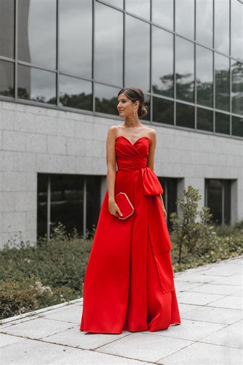 Vestido Largo Palabra De Honor En Rojo De Invitadisima 27 Invitada Perfecta By Sandra