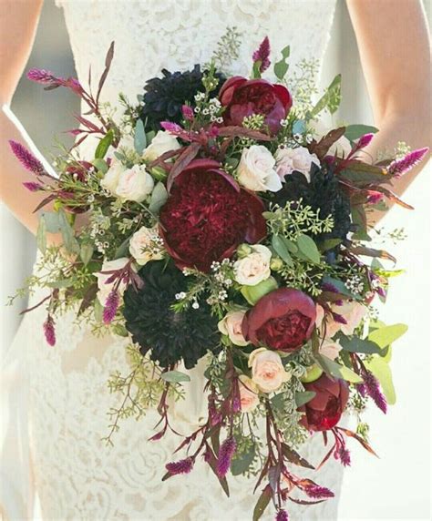 Wedding flowers are one of the most stand out elements to your special day, providing elegance, fragrance or even a fun pop of color. October wedding flowers image by Lakendrick Toney on ...