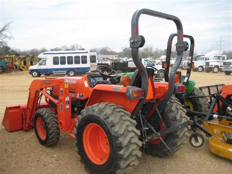 Kubota L3400 4x4 Farm Tractor