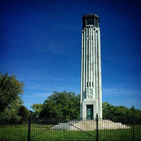 Only Art Deco Lighthouse In Existence Is On Detroit S Belle Isle