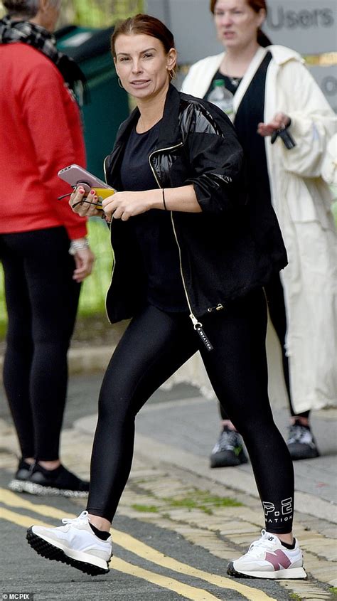 Coleen Rooney Enjoys Relaxing Yoga Session In Cheshire Daily Mail Online