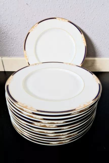 LOT DE 12 Assiettes en Porcelaine Doré Bleu et Blanc de Winterling