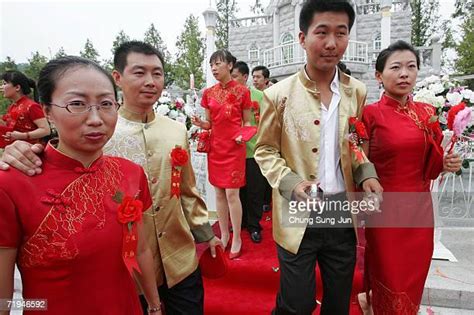 Chinese Couples Hold Mass Wedding In Yongin Photos And Premium High Res