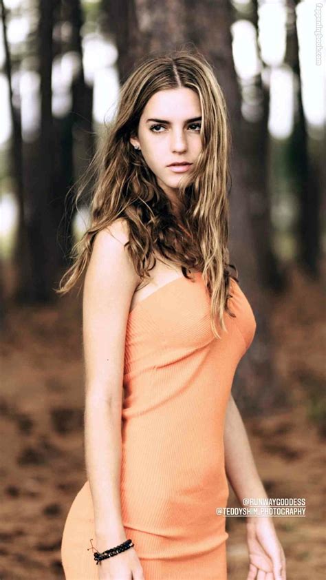 Emily Feld Pelada