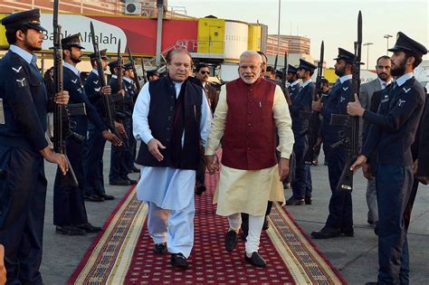 india s narendra modi makes first visit to pakistan for chat with nawaz sharif wsj