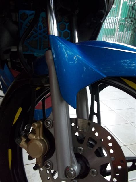 Nampak shock upside down dipasang membuat motor ini nampak memiliki kaki yang kekar. 26+ Shock Depan Motor Oblak