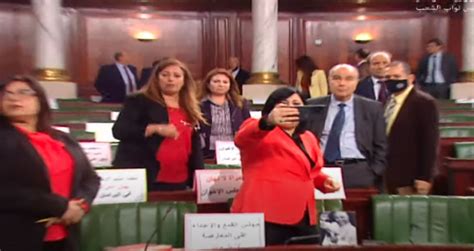 عبير موسي تثير الفوضى مجددا في البرلمان وتزعم تعرّضها لاعتداء بالعنف من طرف نائب من النهضة