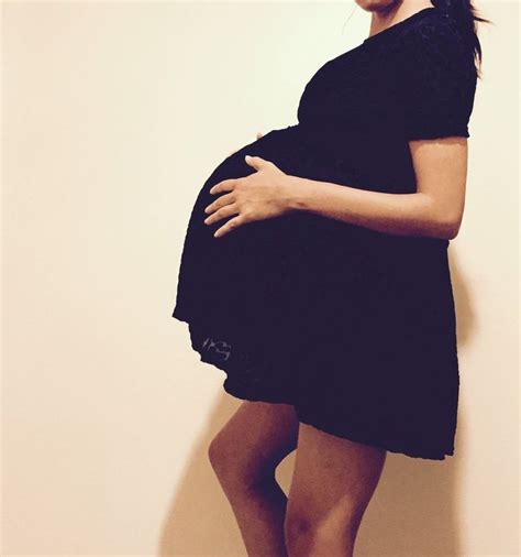 Growing Inside Pregnant Belly Huge Pregnant Belly Maternity Photoshoot Outfits