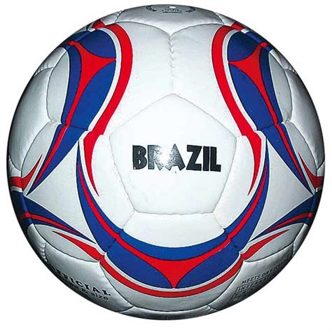 Jednotlivé části jsou strojově šity pro zachování dlouhotrvající pevnosti. Fotbalový míč - SPARTAN Brasil Cordlay levně | eoshop.cz